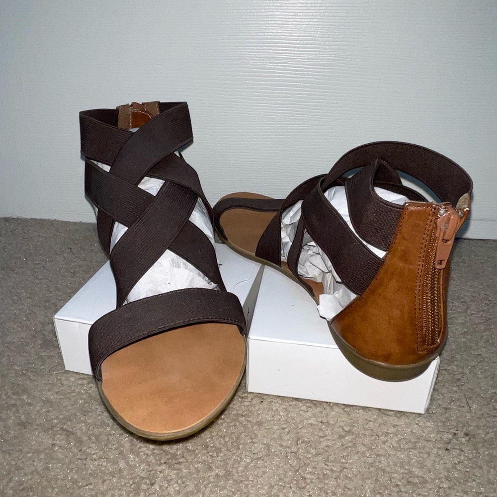 ShoeWoo chocolate brown gladiator-style sandal sz 6 1/2